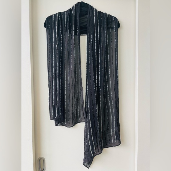 TILO Scarves Sparkle ❤️ Gorgeous hand-beaded with a gorgeous weight like jewelry - Picture 9 of 11